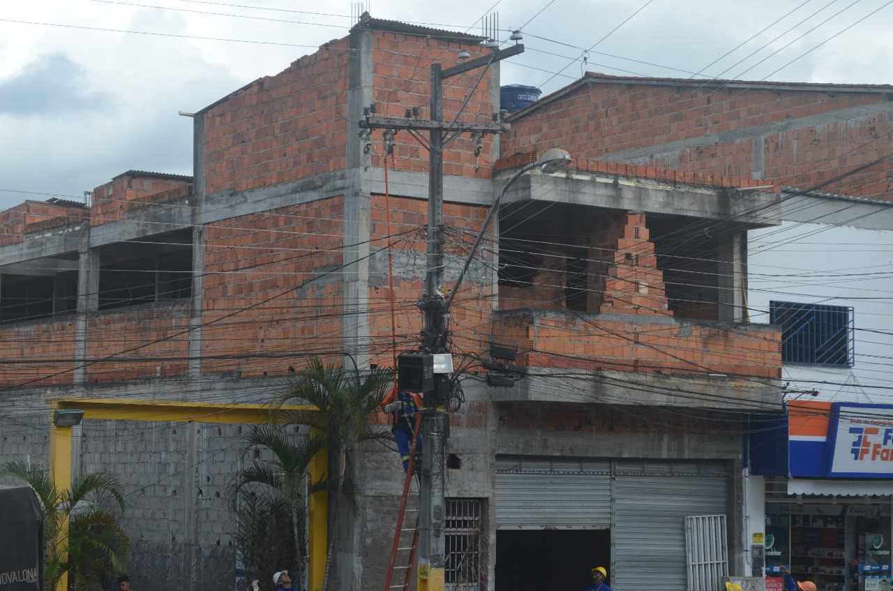 Camacã: Coelba inicia a troca de fiação e rede elétrica em pontos estratégicos da cidade
